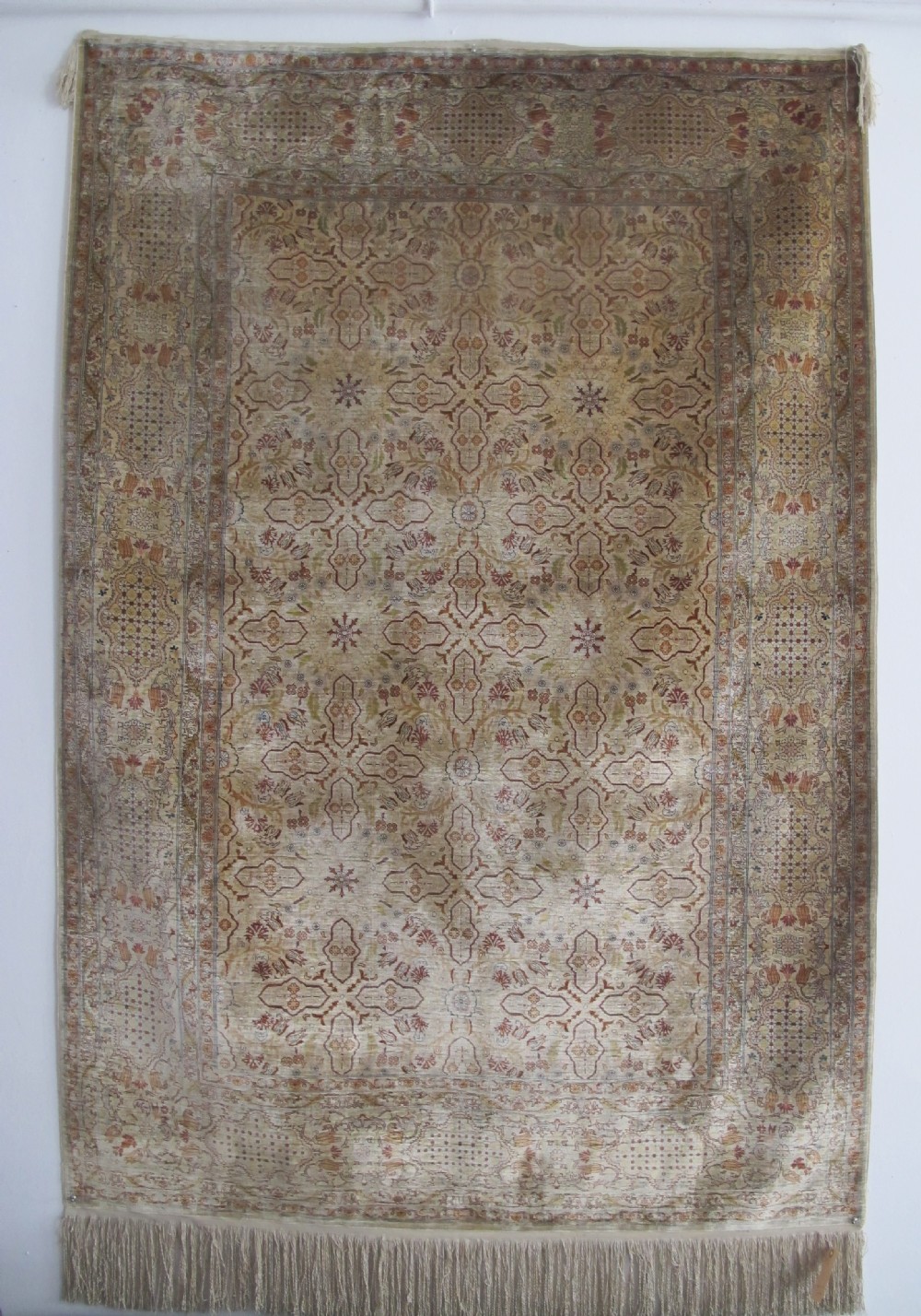 Fine Turkish Silk Rug, 1.86m x 1.30m, (6'1