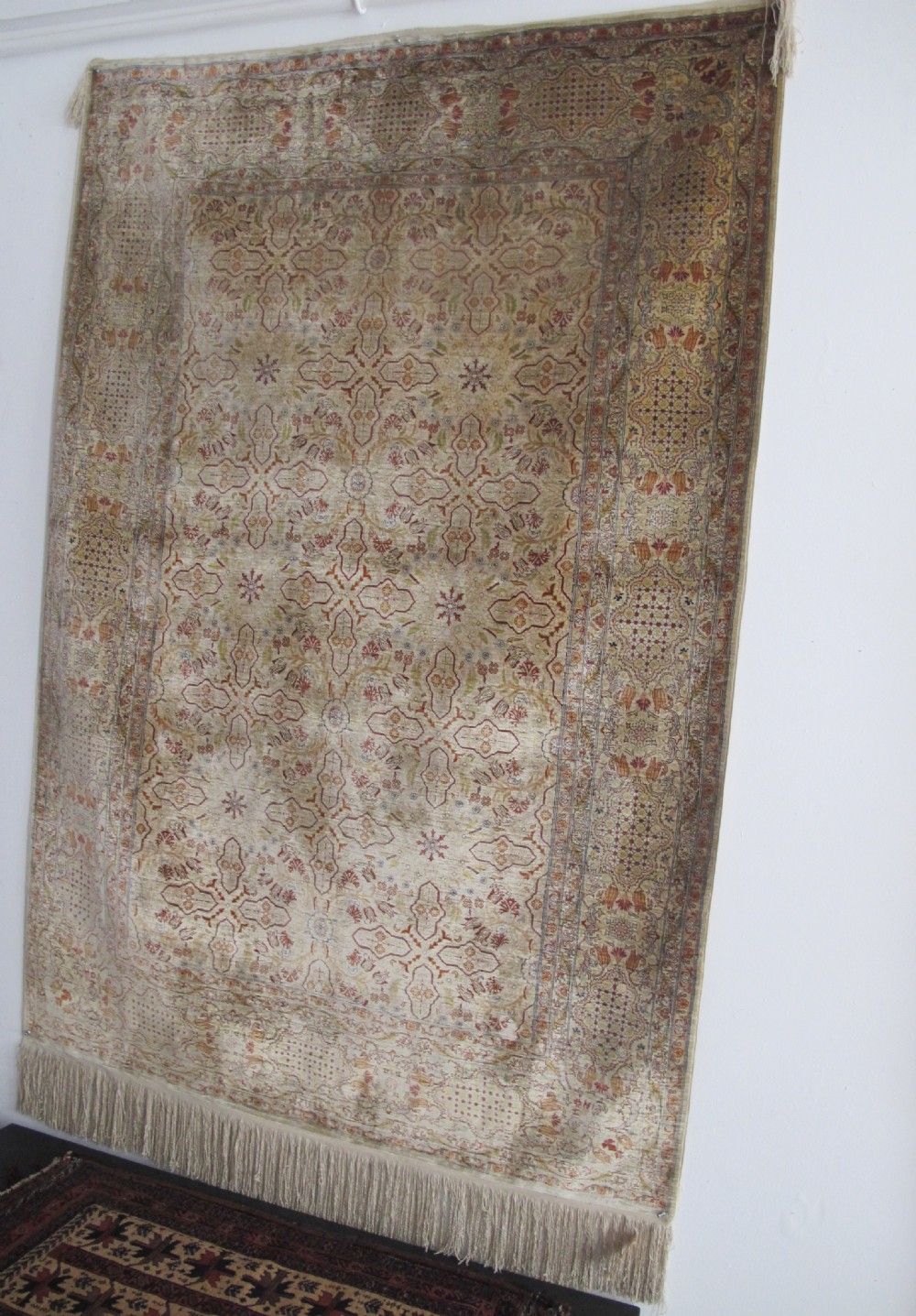Fine Turkish Silk Rug, 1.86m x 1.30m, (6'1