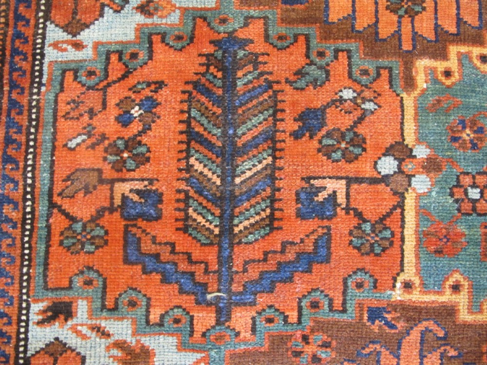 Fine Antique Persian Baktiari Rug, circa 1910, 1.93m x 1.58m. View IV