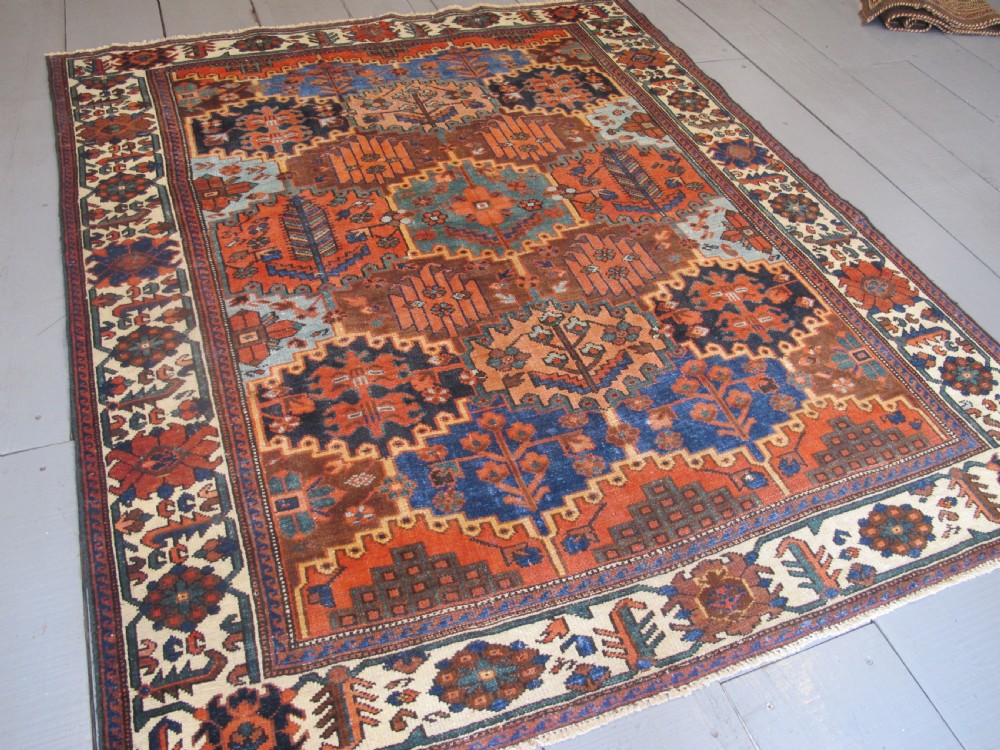 Fine Antique Persian Baktiari Rug, circa 1910, 1.93m x 1.58m. View X