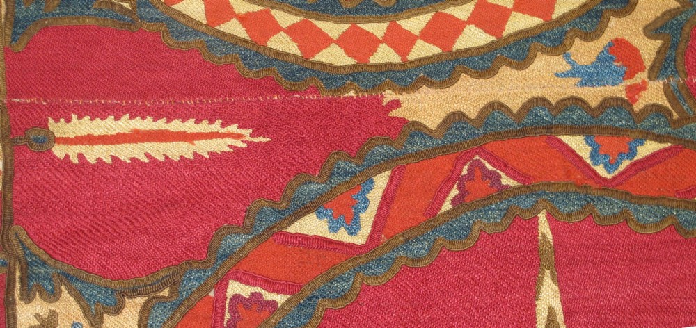 Fine Taskent Suzani, Uzbekistan, circa 1850, 2.43m x 2.17m View VII