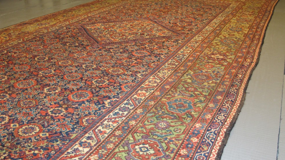 Classic Antique Fereghan Carpet, 3.94m x 1.92m View III