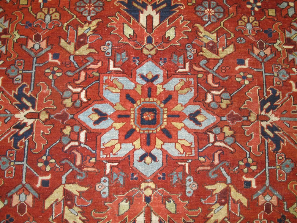 Very Pretty Antique Heriz Carpet, 3.50m x 2.65m View III