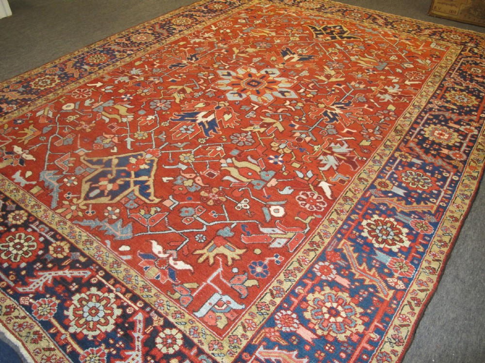 Very Pretty Antique Heriz Carpet, 3.50m x 2.65m View VI
