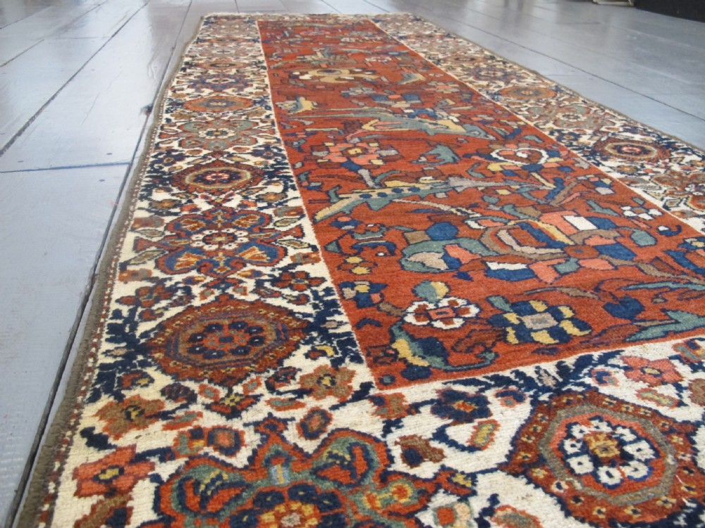 Fine Baktiar Runner, Persia, circa 1880, 2.80m x 1.16m View VII