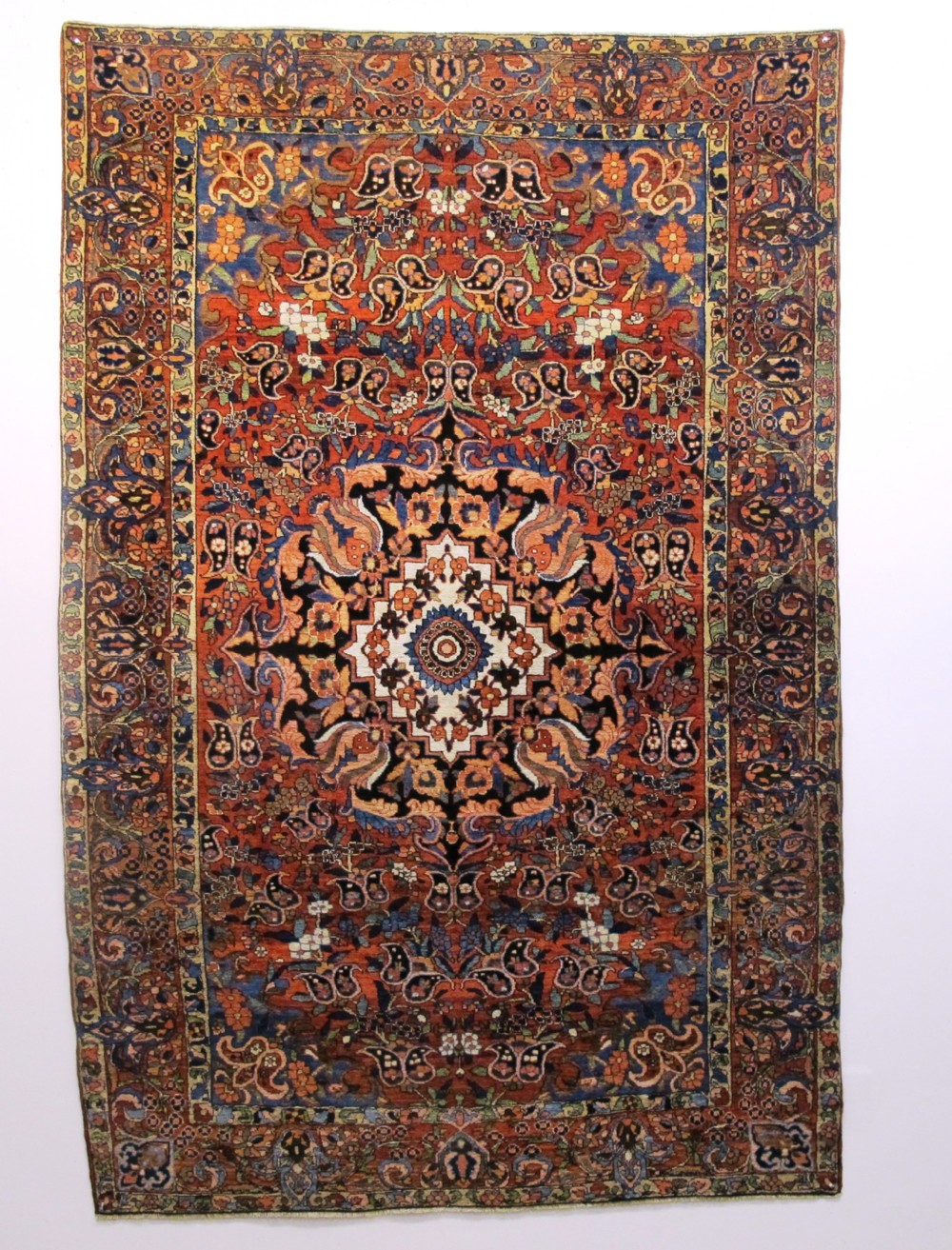 Fine Baktiar Rug, 2.20m x 1.46m