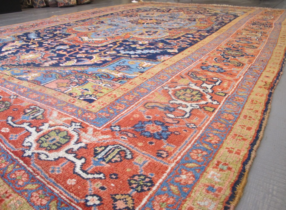 Heriz Carpet, Circa 1890, 3.20m x 2.14m View VII