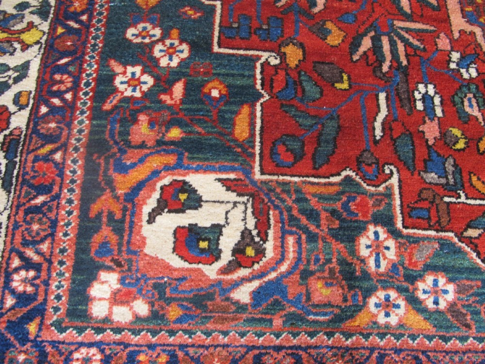 Charming Persian Baktiar Carpet, circa 1890, 3.14m x 2.23m View VII