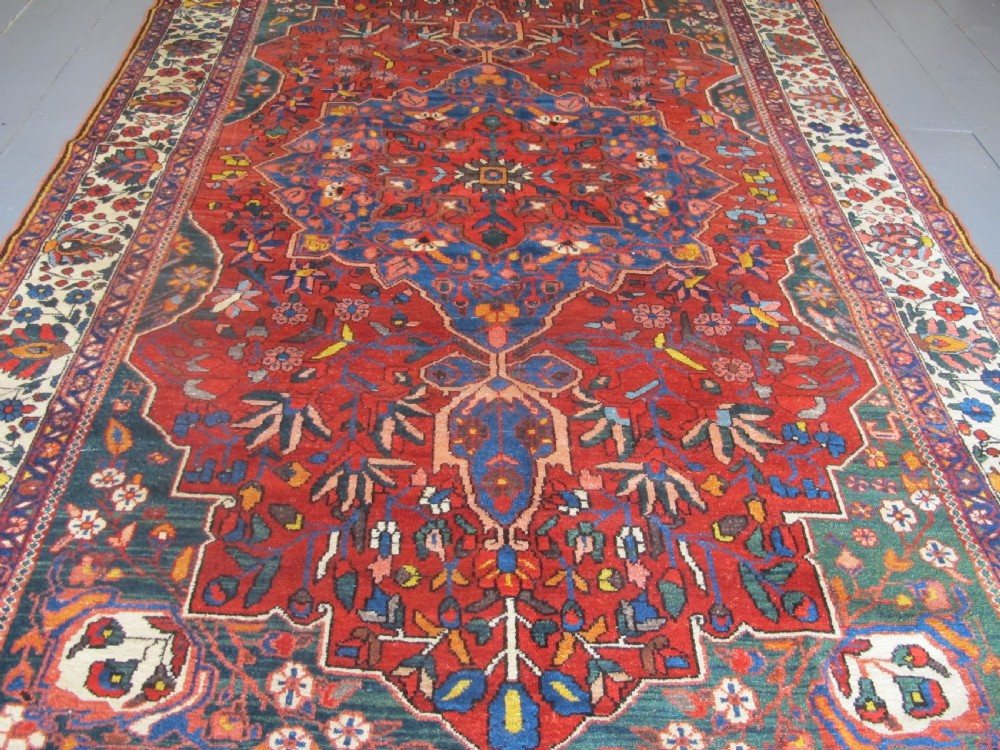 Charming Persian Baktiar Carpet, circa 1890, 3.14m x 2.23m View XI