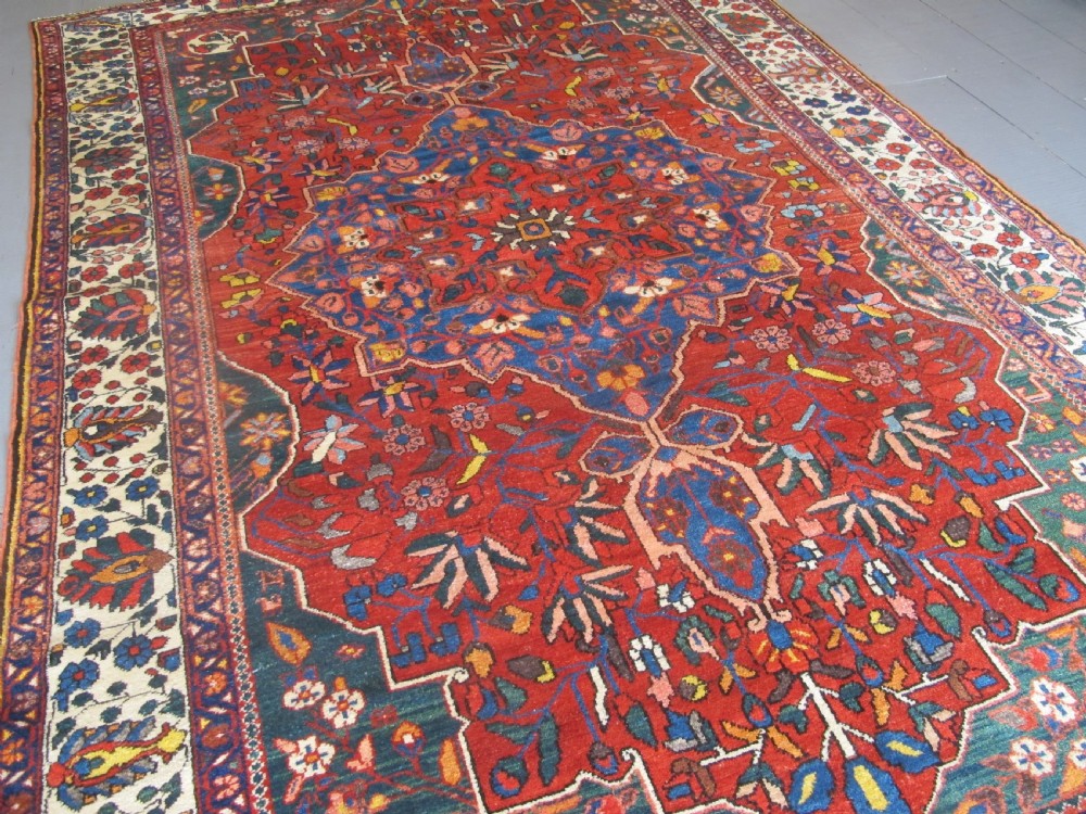 Charming Persian Baktiar Carpet, circa 1890, 3.14m x 2.23m View XII