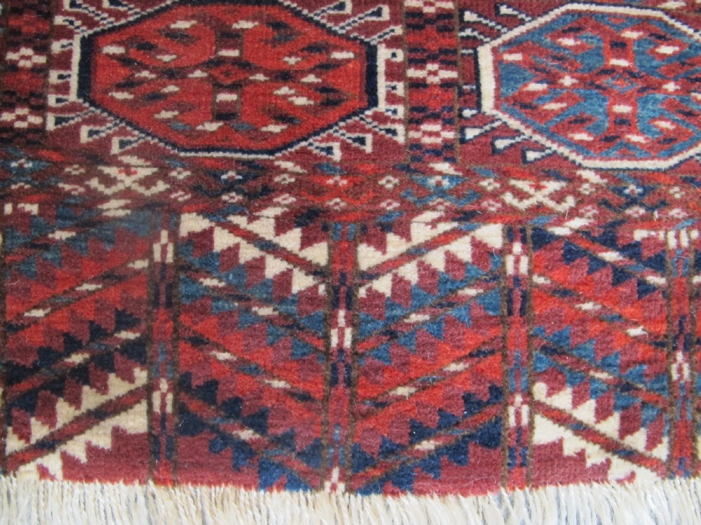 Fine Tekke Carpet, Central Asia, Circa 1880 2.90m x 2.19m View VI
