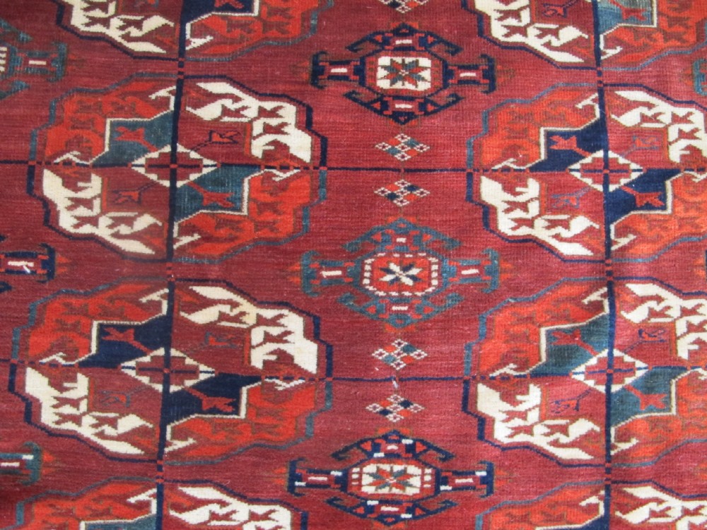 Fine Tekke Carpet, Central Asia, Circa 1880 2.90m x 2.19m View VII
