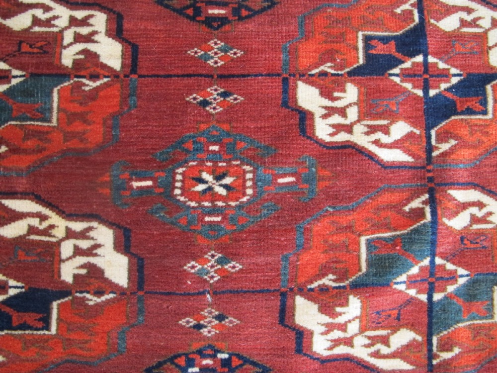 Fine Tekke Carpet, Central Asia, Circa 1880 2.90m x 2.19m View VIII