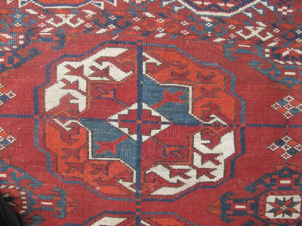 Fine Tekke Carpet, Central Asia, Circa 1880 2.90m x 2.19m View IX