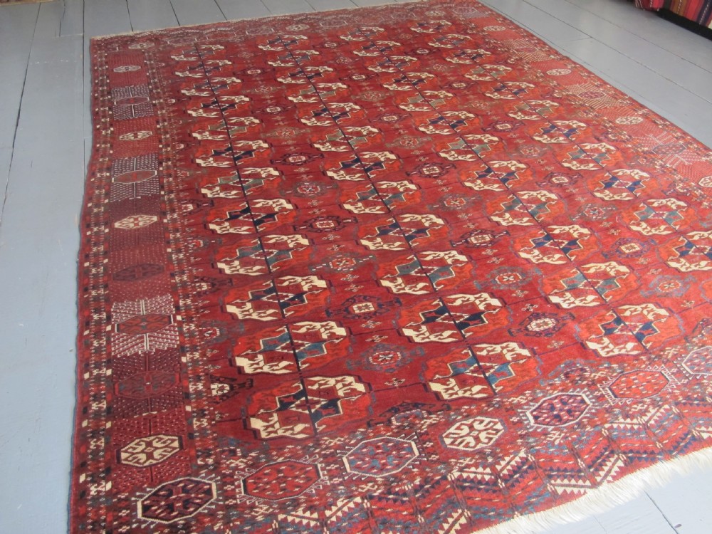 Fine Tekke Carpet, Central Asia, Circa 1880 2.90m x 2.19m View XI