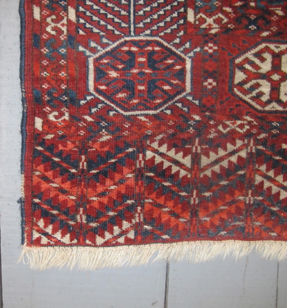 Fine Tekke Carpet, Central Asia, Circa 1880 2.90m x 2.19m View XII