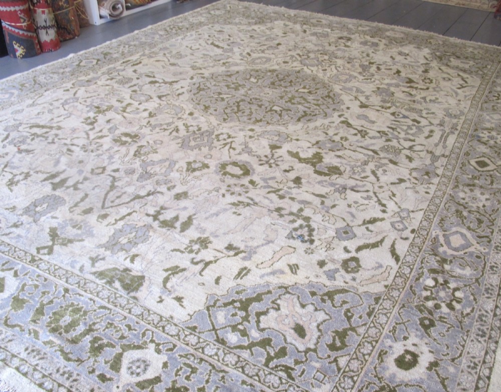 Pale Antique Ziegler Carpet, West Persia circa 1890, 4.30m x 3.20m View XI