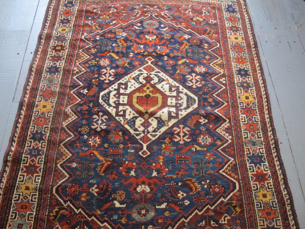 Very Pretty Persian Shiraz Rug 1.64m x 1.18m View II