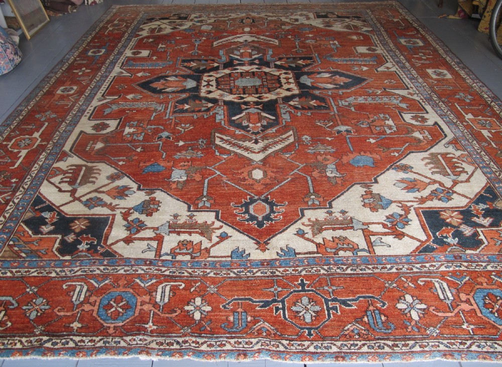 Fine Serapi Carpet, North-West Persia, circa 1870, 3.93m x 3.23m