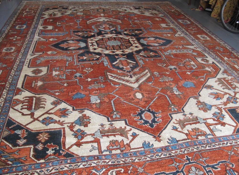 Fine Serapi Carpet, North-West Persia, circa 1870, 3.93m x 3.23m View VI