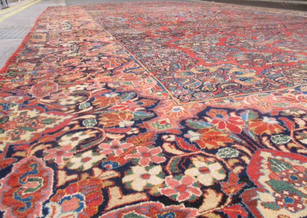 Palace Size Persian Carpet from the Early 20th century, 5.50m x 3.60m (17'10