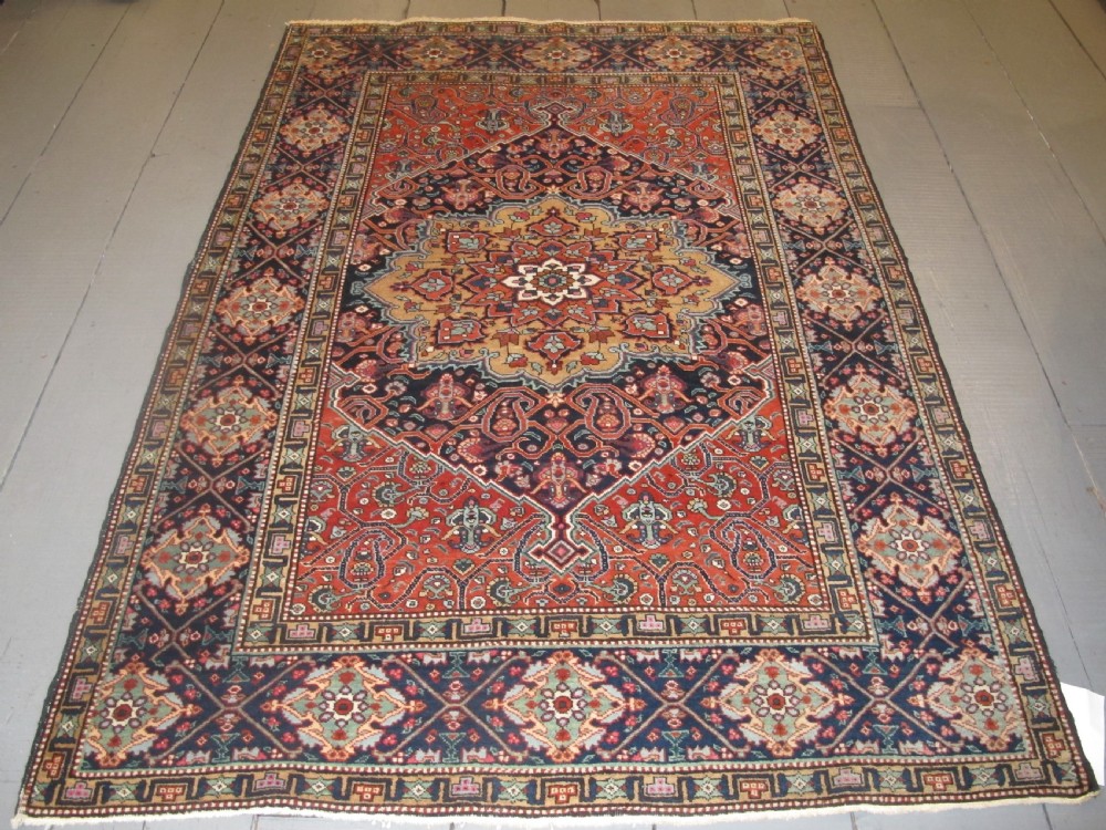 Fine Persian Medallion Rug, Circa 1900, 1.95m x 1.38m (76' x 54')