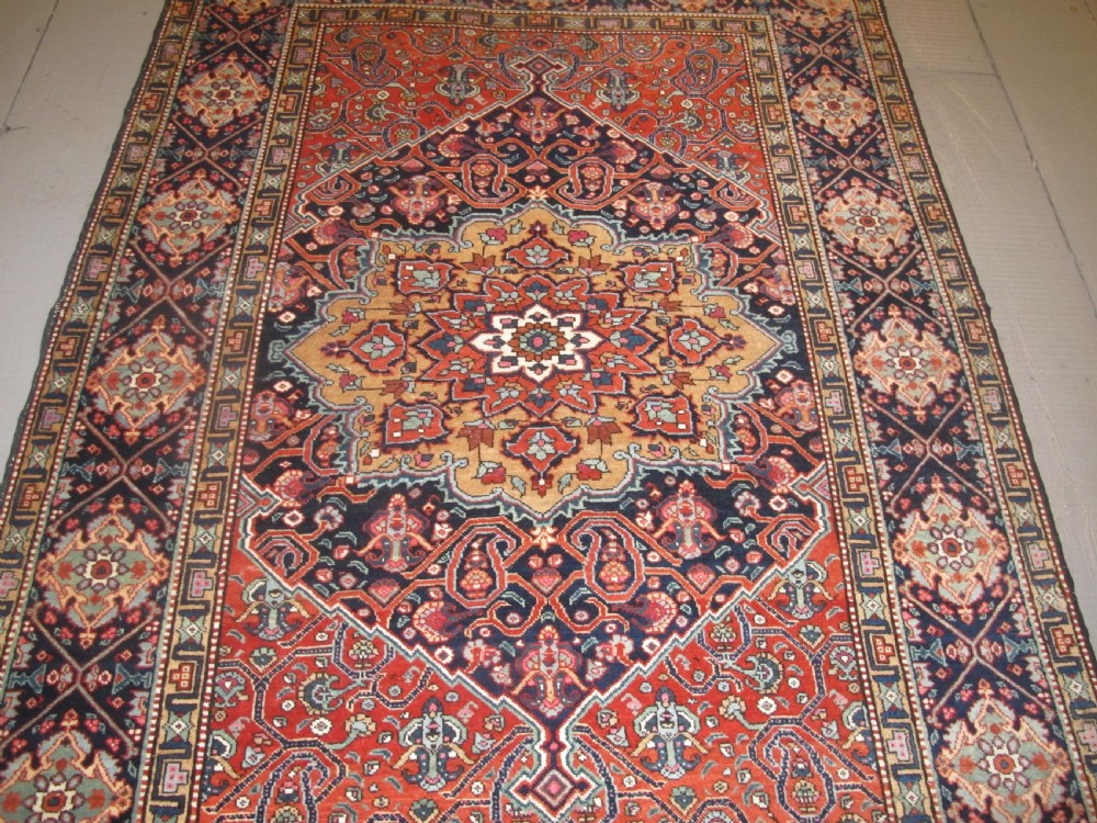 Fine Persian Medallion Rug, Circa 1900, 1.95m x 1.38m (76' x 54') View II