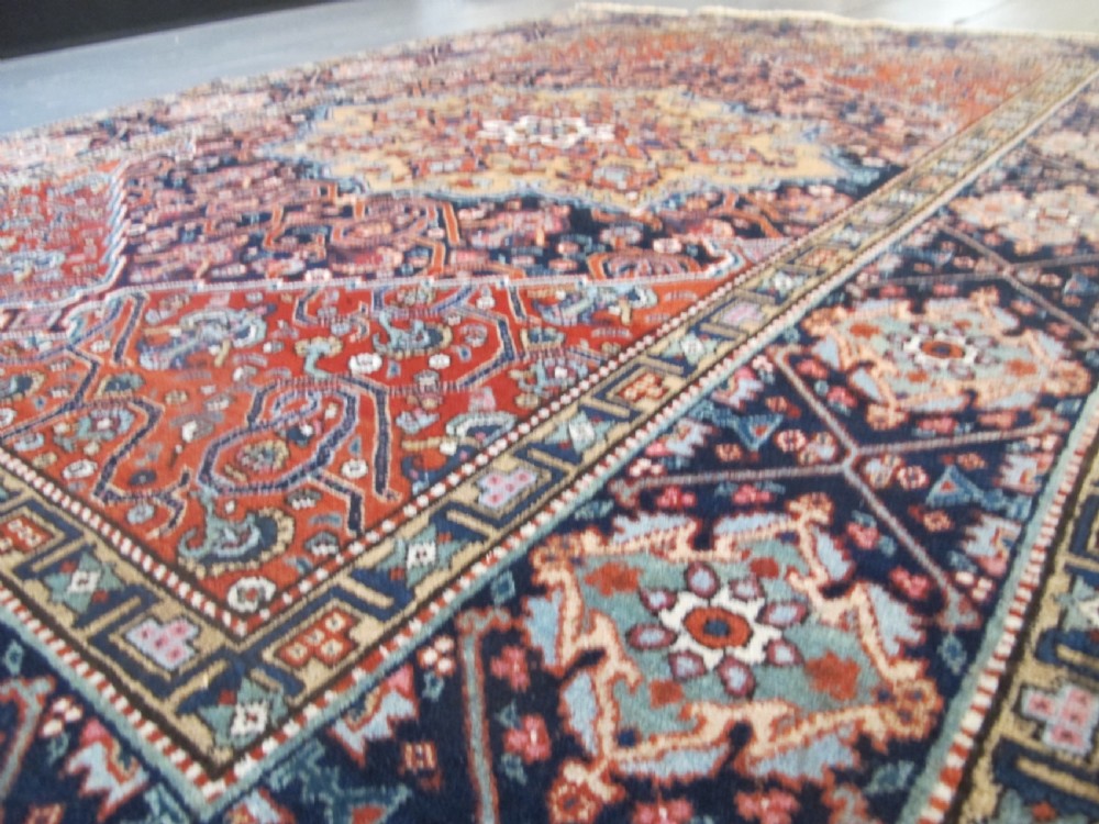 Fine Persian Medallion Rug, Circa 1900, 1.95m x 1.38m (76' x 54') View IX
