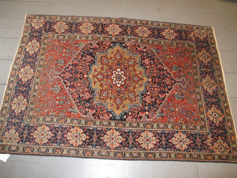 Fine Persian Medallion Rug, Circa 1900, 1.95m x 1.38m (76' x 54') View X