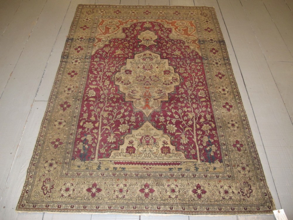 Fine Isfahan Rug, Central Persia, Circa 1890, 1.94m x 1.35m (6'4 x 4'4)