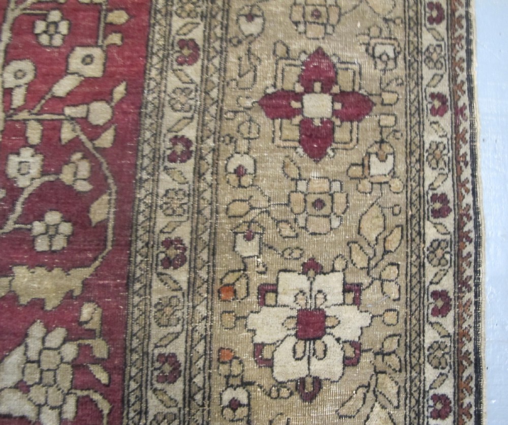 Fine Isfahan Rug, Central Persia, Circa 1890, 1.94m x 1.35m (6'4 x 4'4) View V
