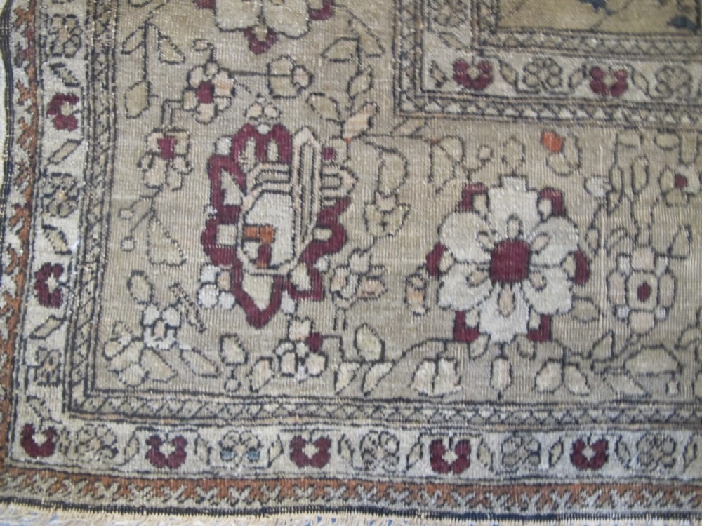Fine Isfahan Rug, Central Persia, Circa 1890, 1.94m x 1.35m (6'4 x 4'4) View VII