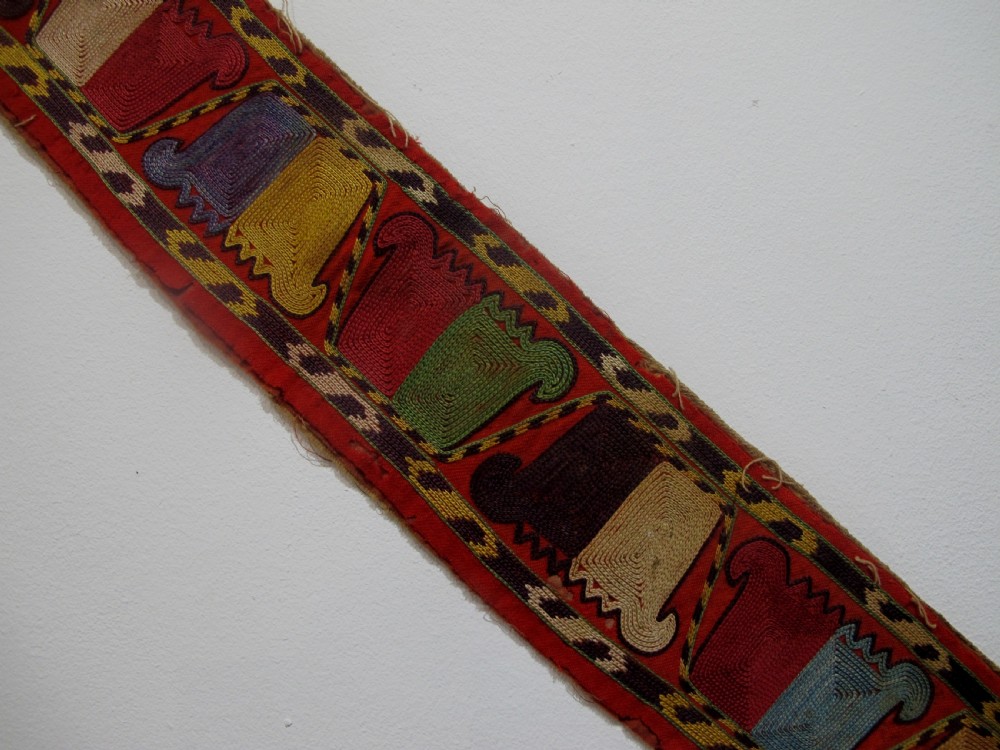 Lakai Embroidery, Uzbekistan, Late 19th century, 99cm x 61cm View III