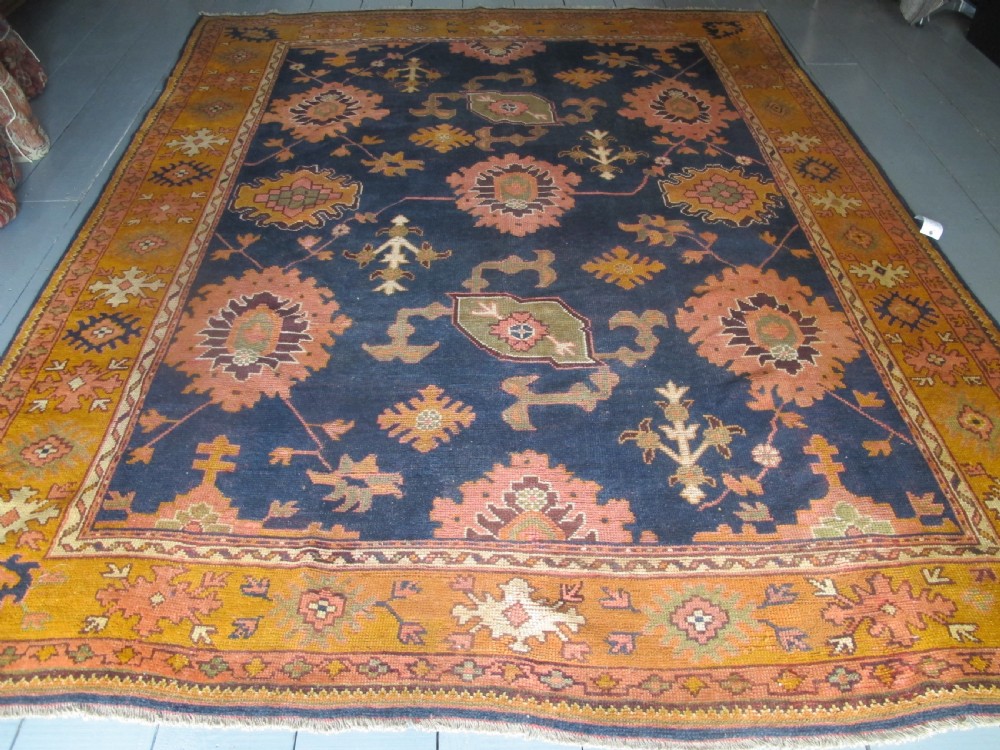 Oushak Carpet, Western Anatolia, Late 19th century, 3.46m x 2.72m
