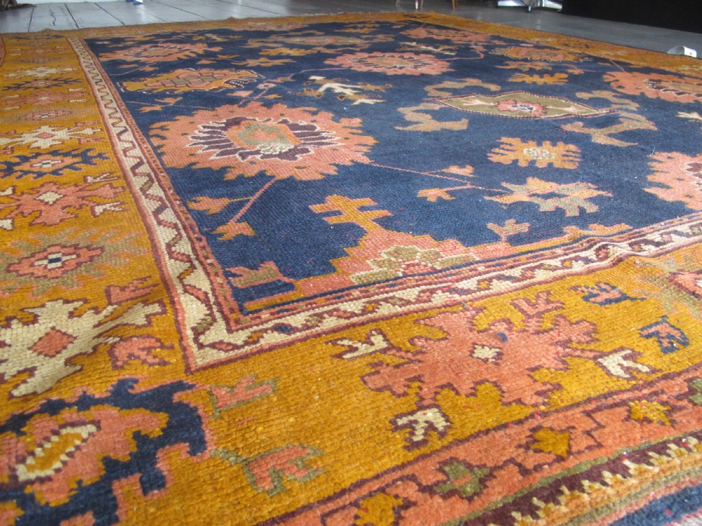 Oushak Carpet, Western Anatolia, Late 19th century, 3.46m x 2.72m View III