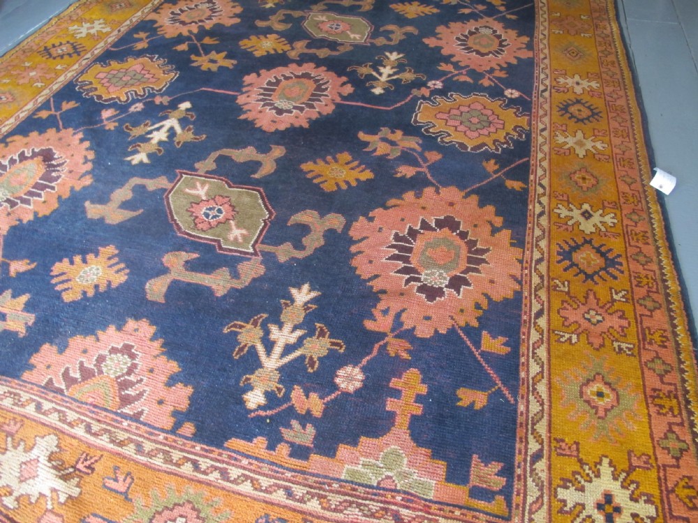 Oushak Carpet, Western Anatolia, Late 19th century, 3.46m x 2.72m View IV