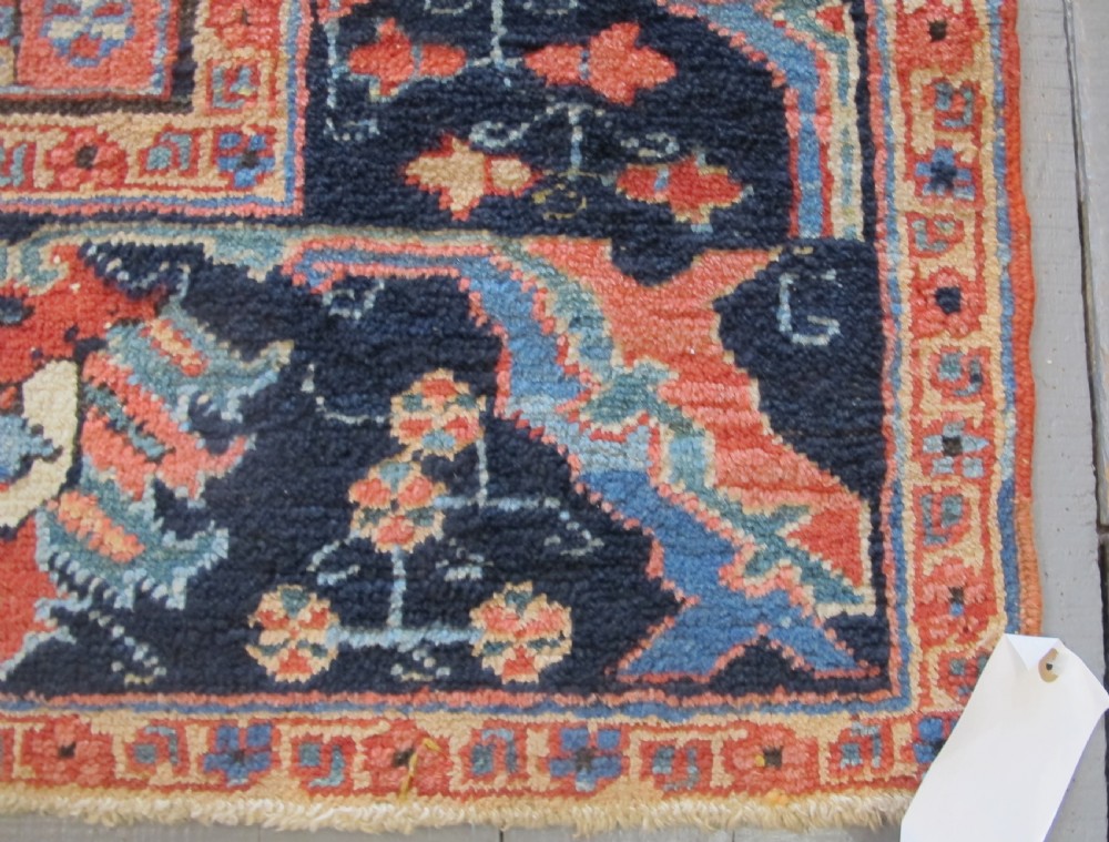Small Heriz Carpet with Unusual Borders, Circa 1890, 2.90m x 2.09m View VII