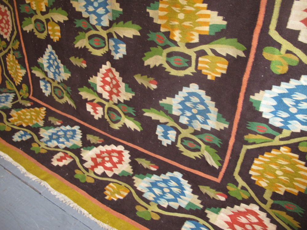 Fine Ukrainian Kilim, Circa 1900, 3.05m x 2.07m View III
