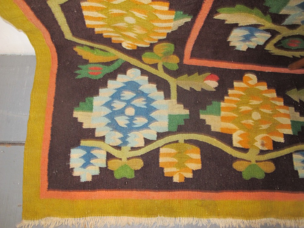 Fine Ukrainian Kilim, Circa 1900, 3.05m x 2.07m View IV