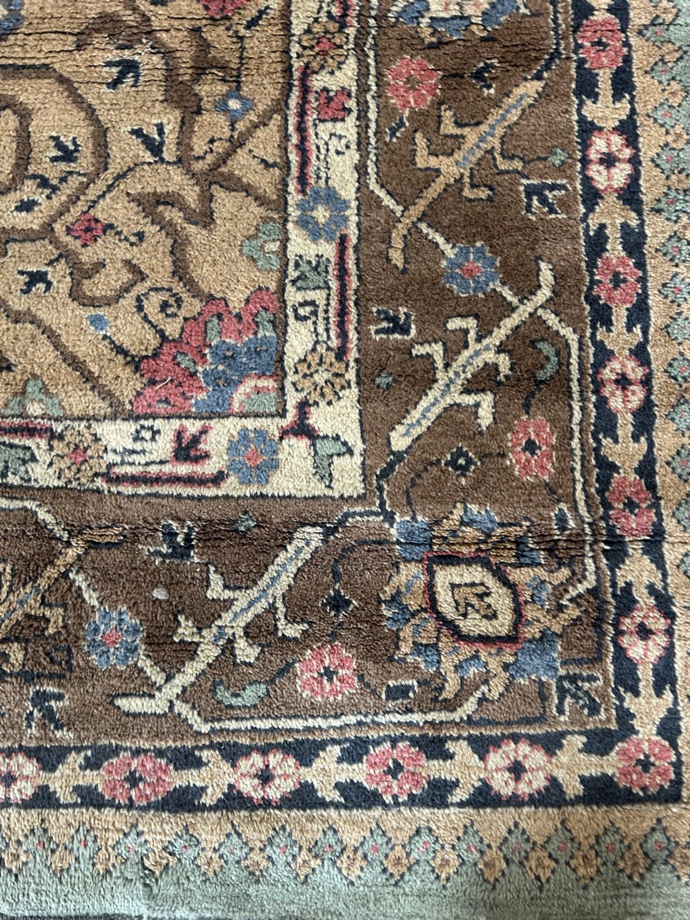 Oushak Carpet, West Anatolia, Circa 1900, 3.62m x 3.20m View III