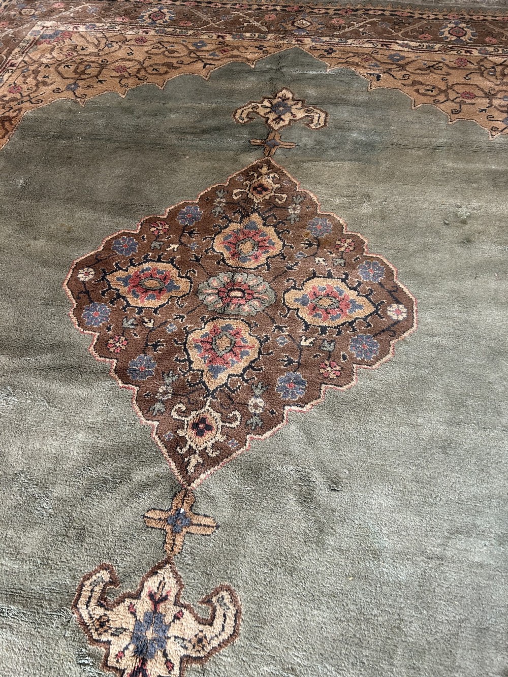 Oushak Carpet, West Anatolia, Circa 1900, 3.62m x 3.20m View VII
