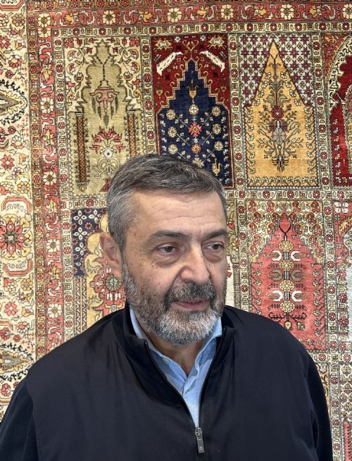 AARON NEJAD CARPETS AND RUGS PROFILE PHOTO WHICH LINKS TO DEALER PAGE