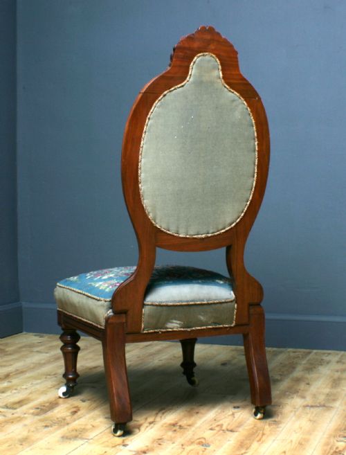 ATTRACTIVE ANTIQUE VICTORIAN UPHOLSTERED MAHOGANY FIRESIDE NURSING CHAIR - ADDITIONAL PHOTO 7