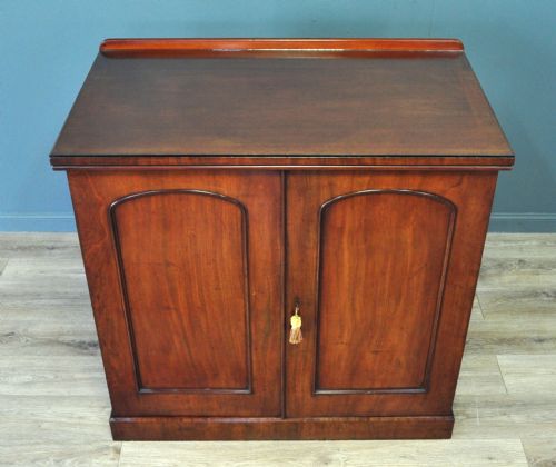 Attractive Large Antique Victorian Mahogany Fitted Cocktail Drinks