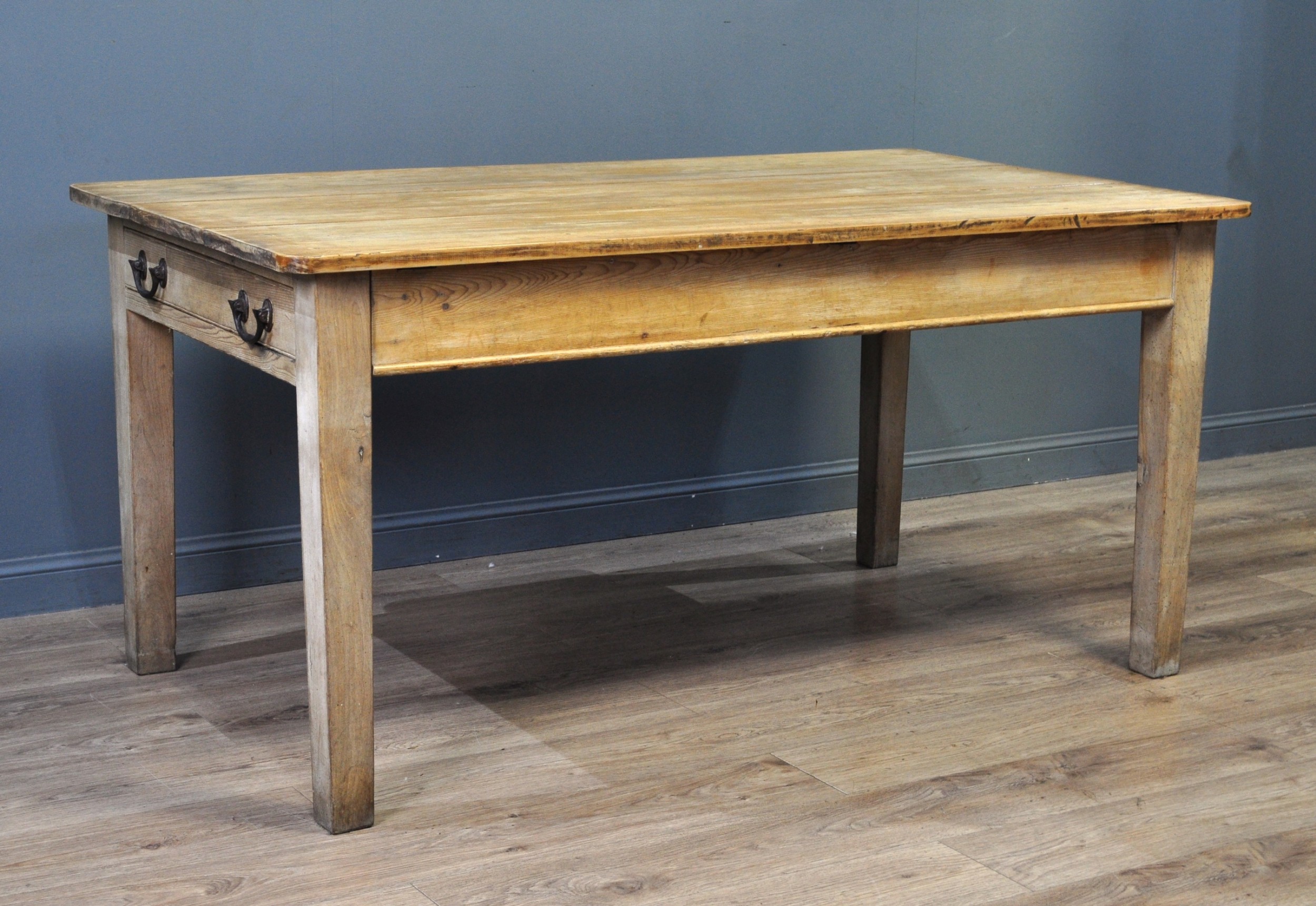 reclaimed pine kitchen table
