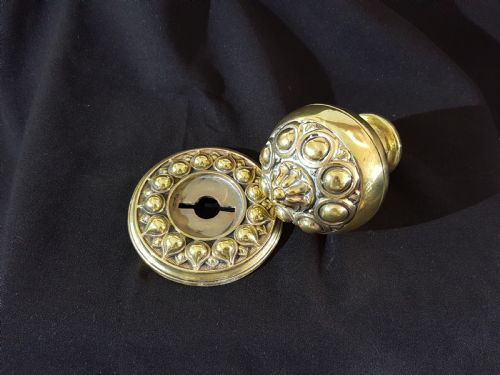 BRASS VICTORIAN GOTHIC SINGLE DOOR KNOB - ADDITIONAL PHOTO 4