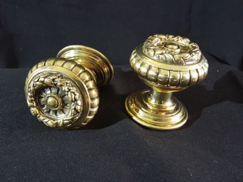 pair of regency brass door knobs - CATEGORY: ANTIQUE MISCELLANEOUS - DATED REGENCY