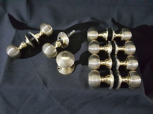 six pairs of victorian brass door knobs - CATEGORY: ANTIQUE MISCELLANEOUS - DATED VICTORIAN