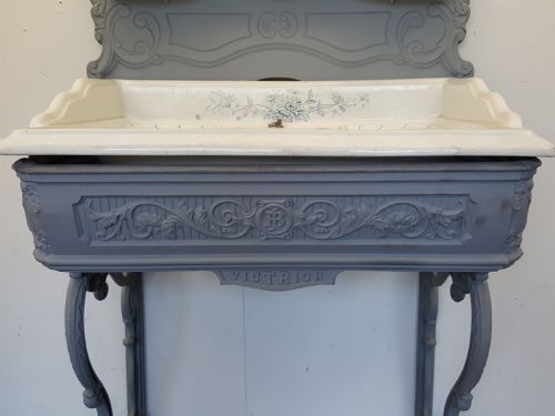 VICTORIAN CAST IRON SINK STAND CHRYSANTHEMUM DESIGN BASIN - ADDITIONAL PHOTO 1