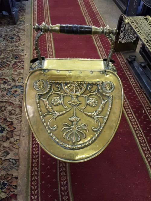 VICTORIAN BRASS ORNATE COAL SCUTTLE BUCKET - ADDITIONAL PHOTO 1